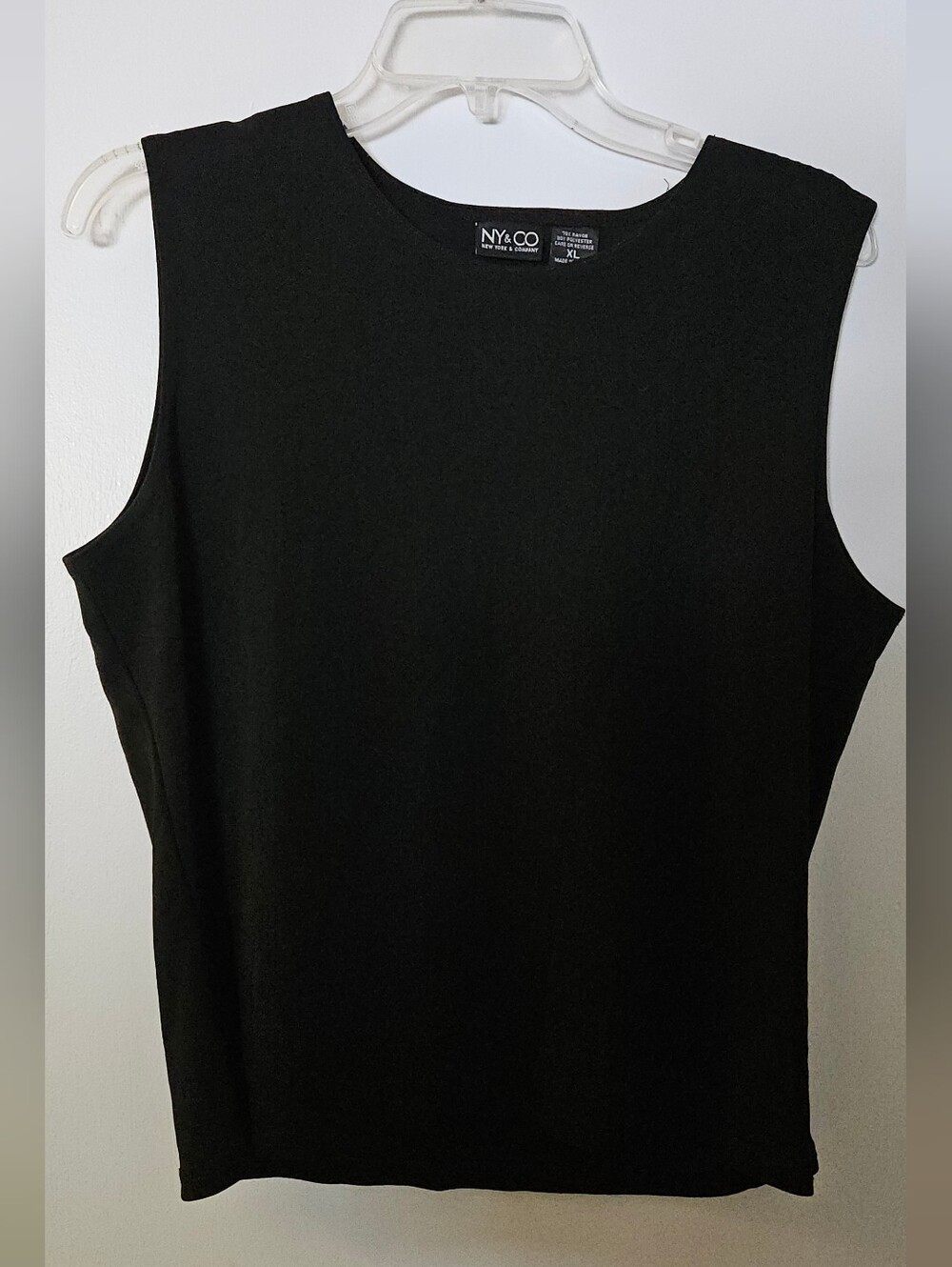 New York & Company Black Sleeveless Crewneck Shell
